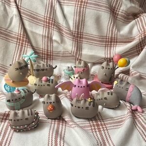 Pusheen Box exclusive 12 collective figurines bat mermaid surfing snow mushroom